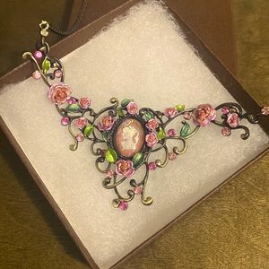 Romantic Cameo Statement Necklace